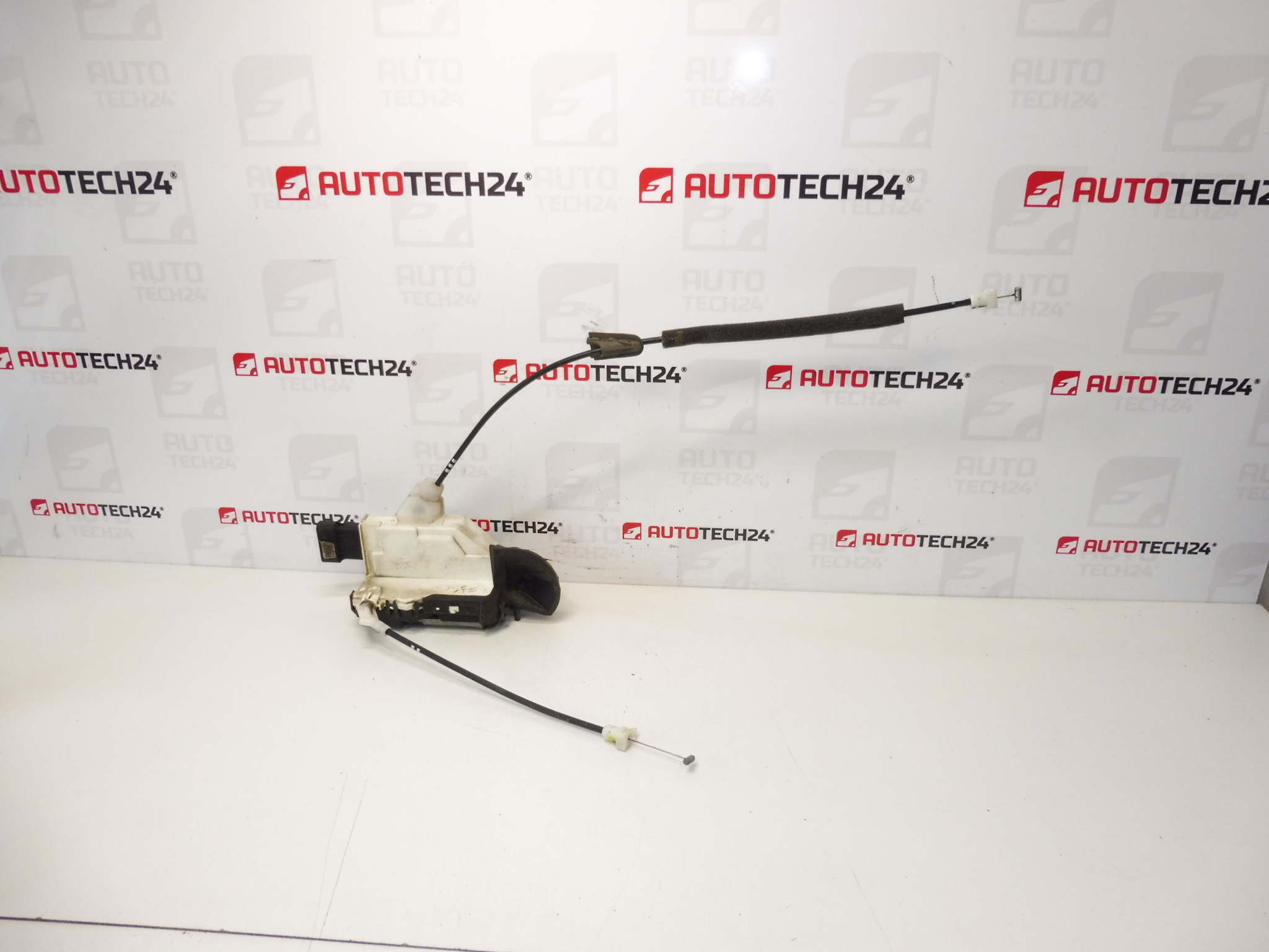 Motorista de fechadura da porta dianteira esquerda Peugeot 3008 5008 9800623180 9135HF