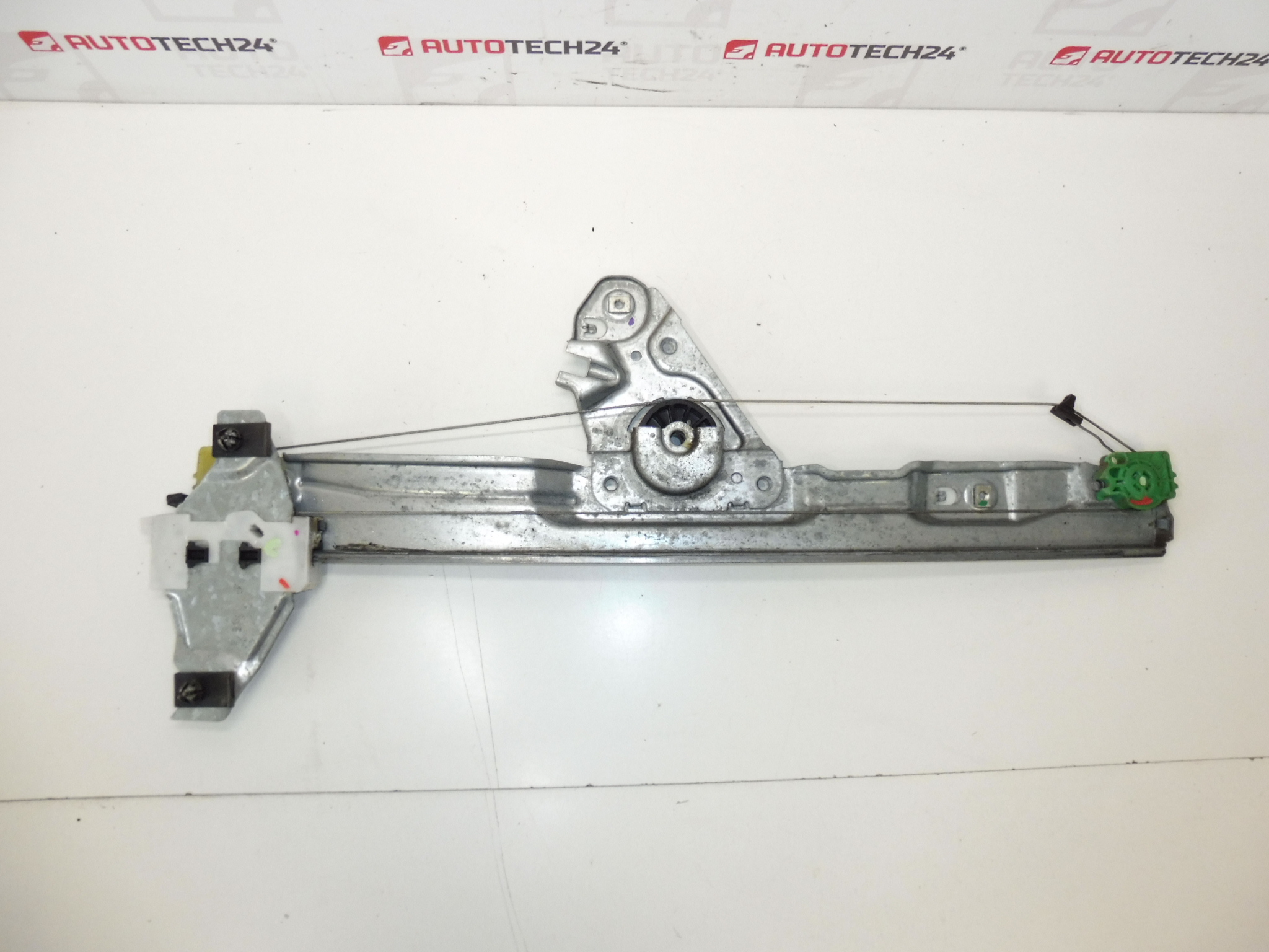 Puxador do vidro direito Peugeot 308 9658926980 9222CV