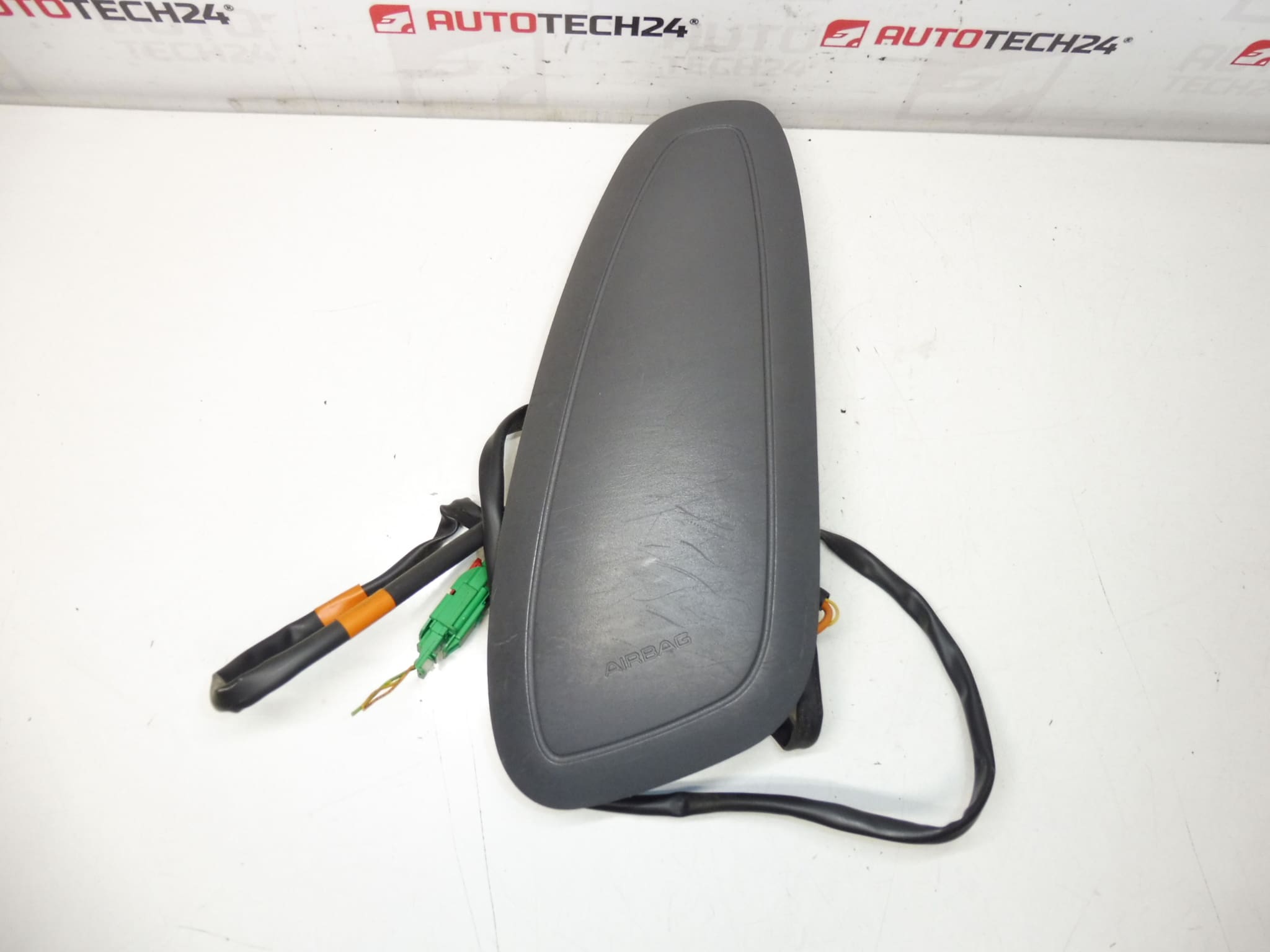 Airbag esquerdo Citroën Xsara Picasso 96472197ZM 8216S6