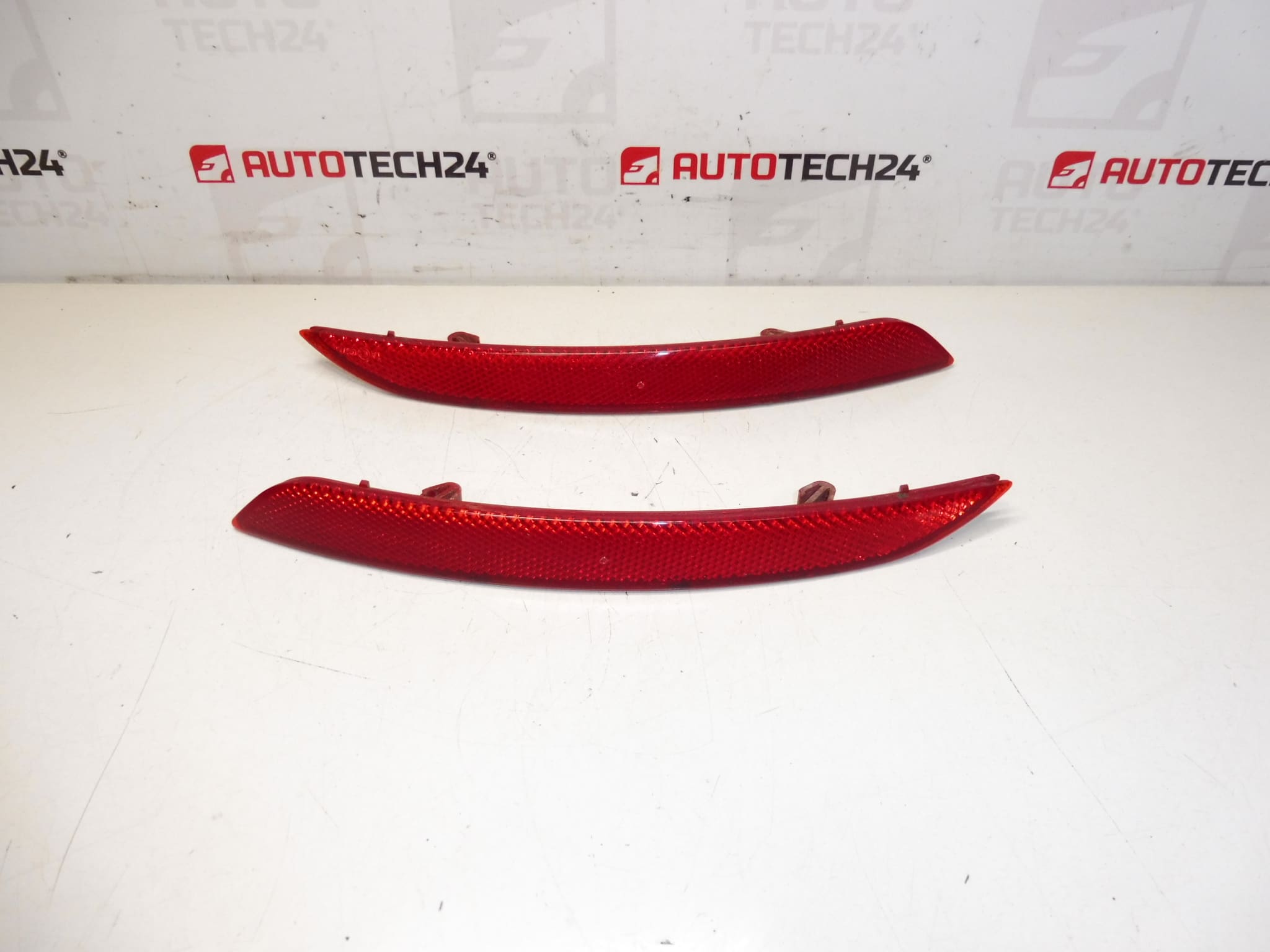 Conjunto de refletores de pára-choques Peugeot 308 T9 Combi 9804313480 9804315280