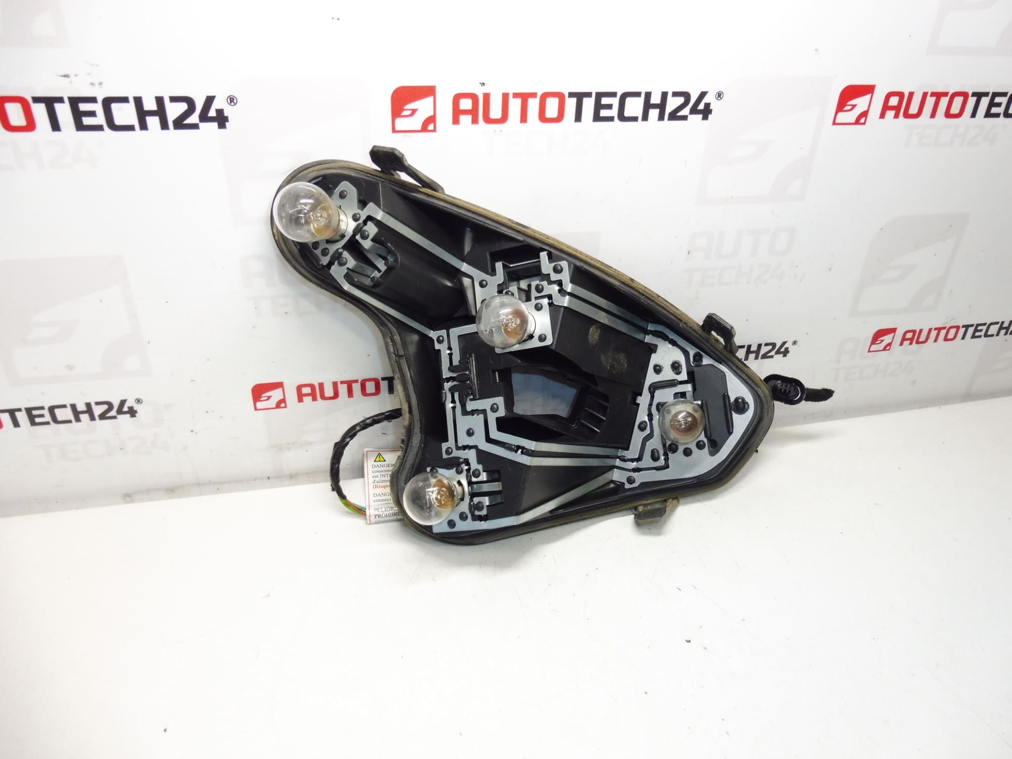 Soquete de lâmpada traseira direita Peugeot 308 Hatchback 1606959180