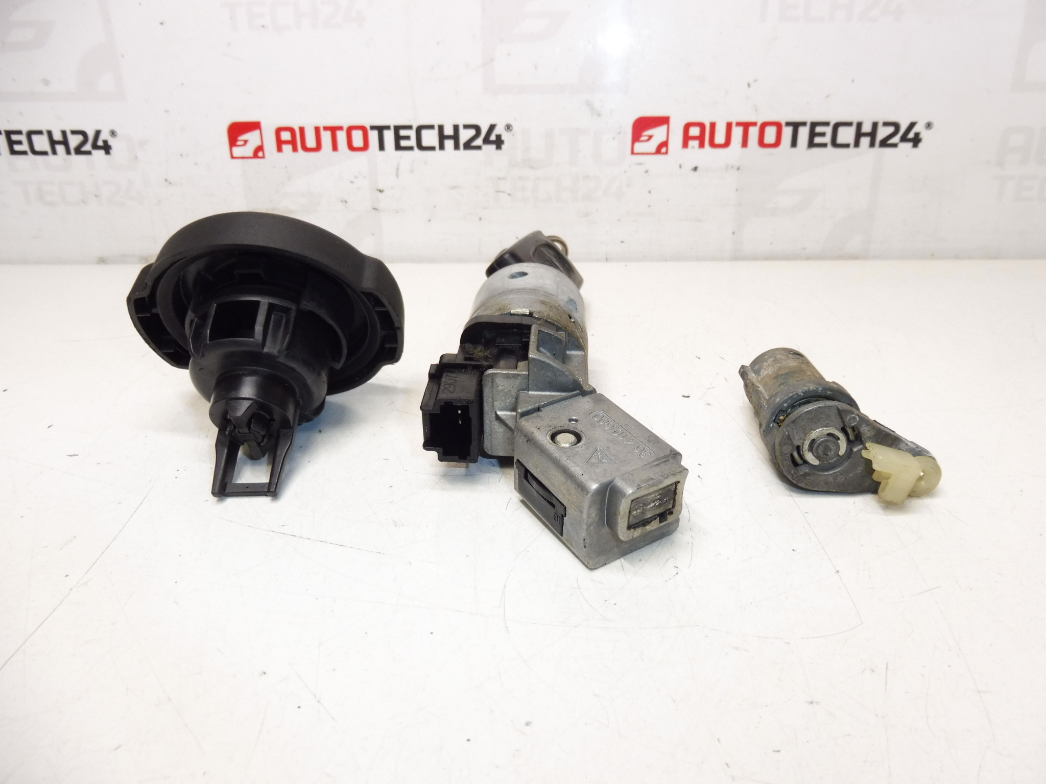 Conjunto de fechaduras com 1 chave para Peugeot 307, peças usadas, códigos 4162JC e 4162KG