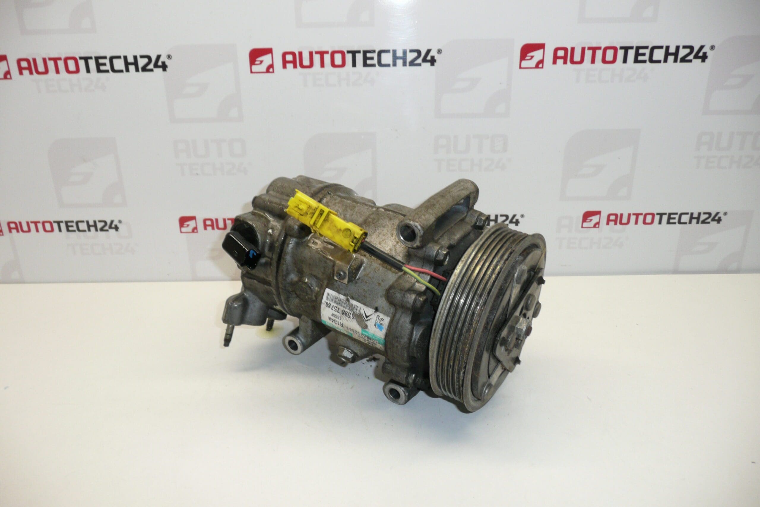 Compressor de ar condicionado Sanden SD6C12 1355F 88 mil km 9659875780