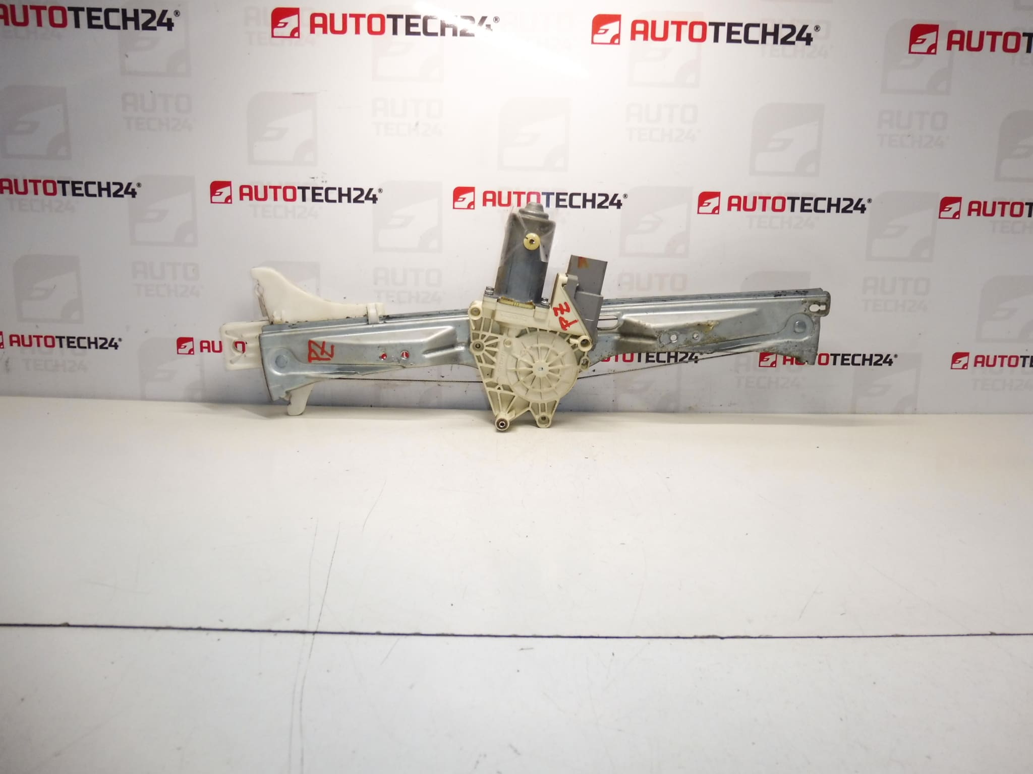 Citroën C5 01-07 puxador do vidro traseiro direito 922467