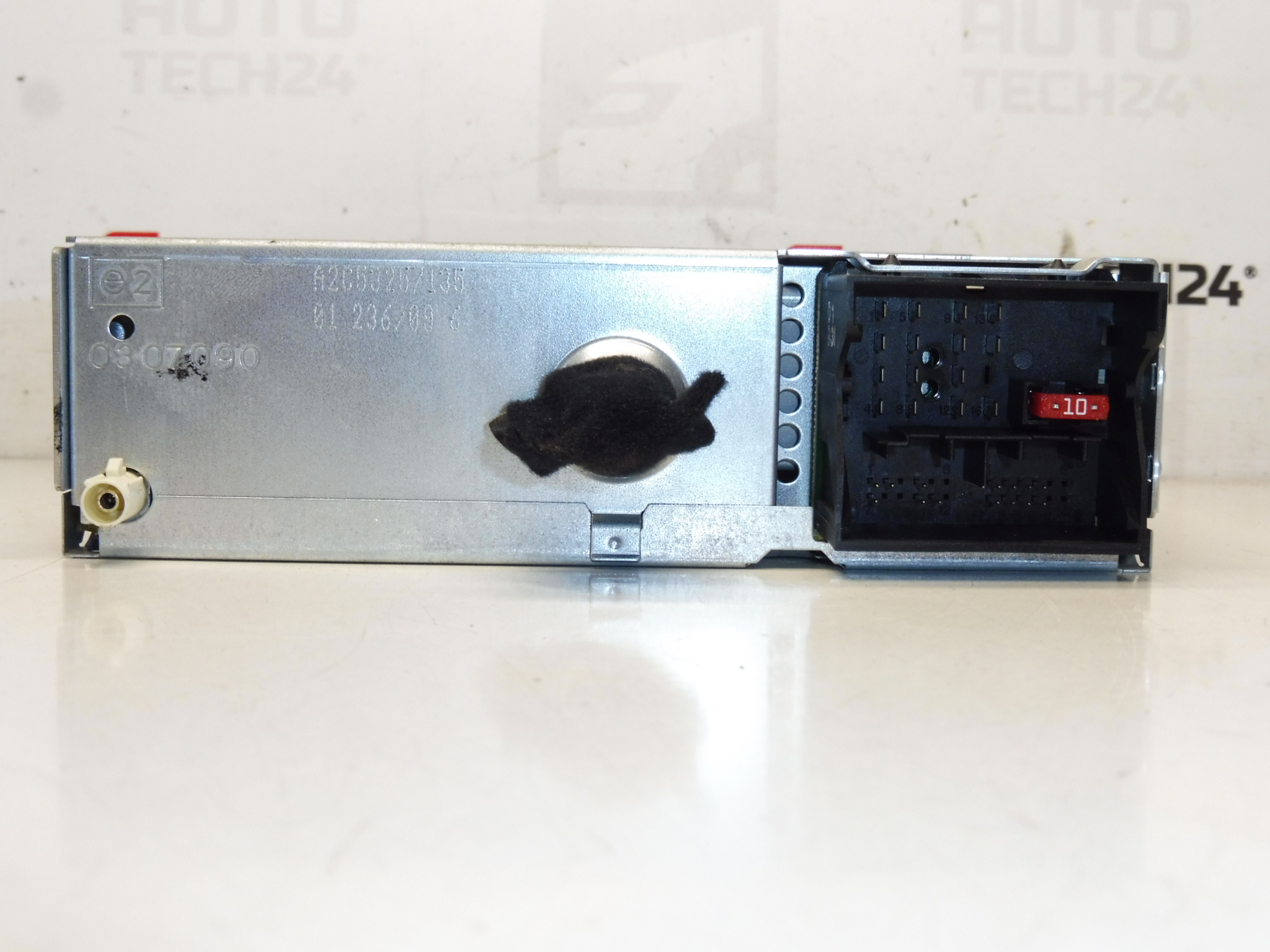 Rádio Automóvel CD MP3 Continental RD4N1M-03 para Citroën e Peugeot 96662669XT