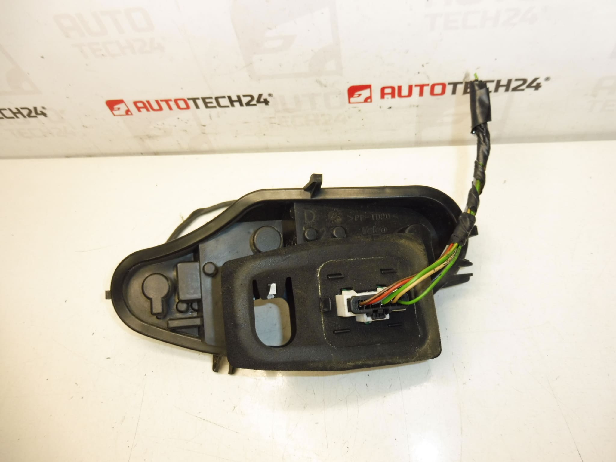 Soquete da Lanterna Traseira Direita no Guarda-lamas Citroën C3 II 6351KQ - Image 2