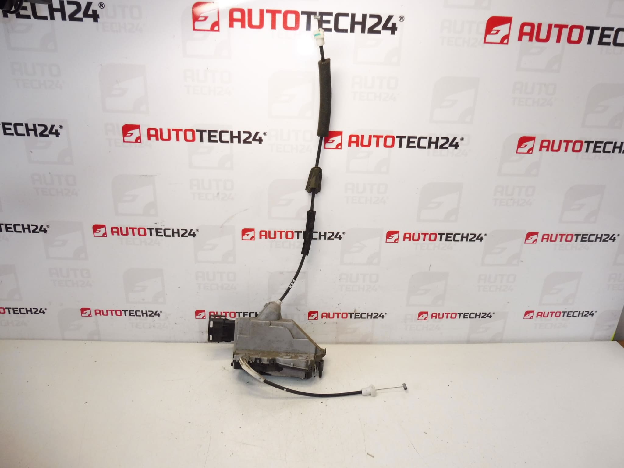 Fechadura da porta traseira esquerda Citroën C3 II A51 9800625080