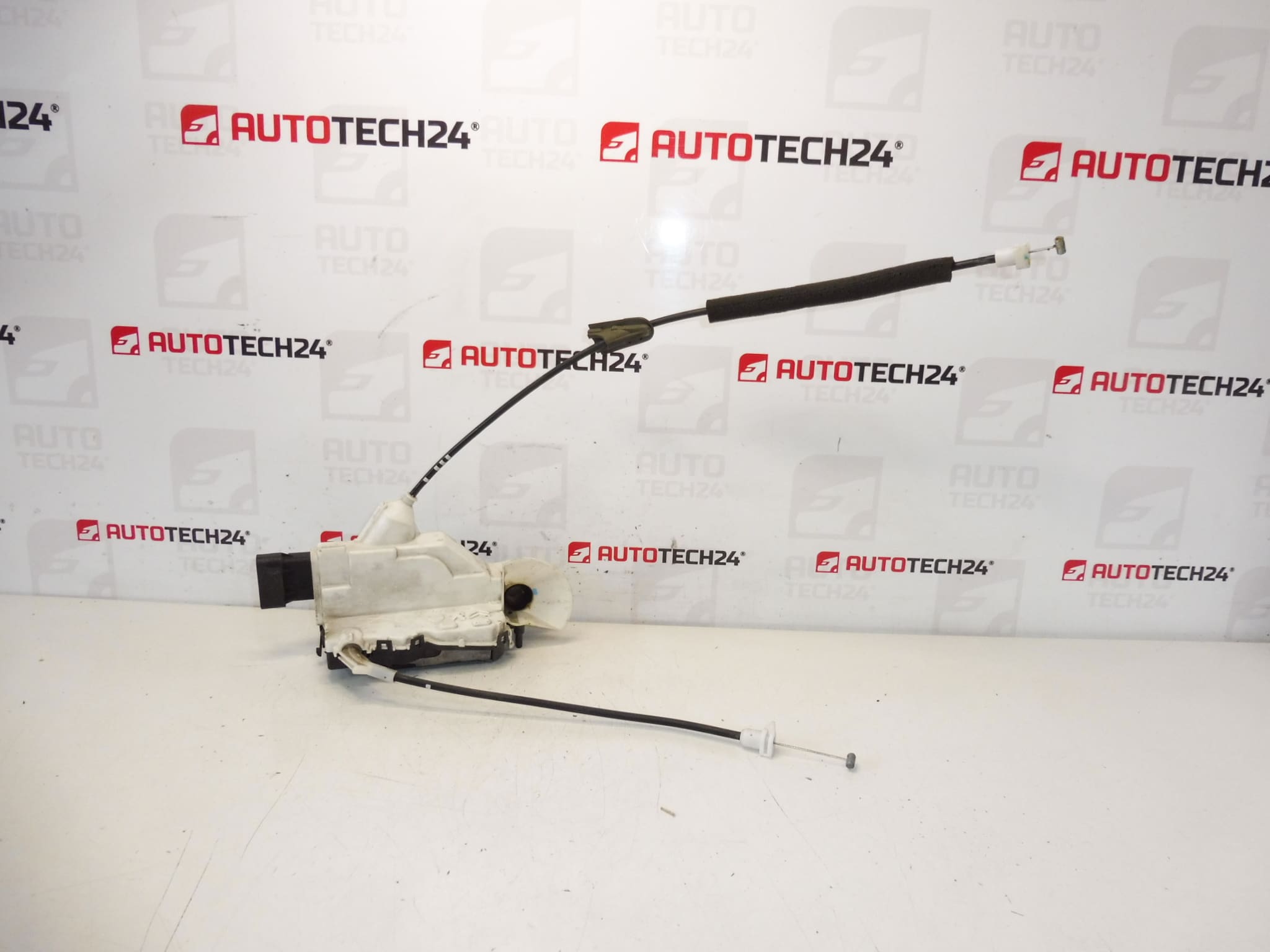 Fechadura porta motorista Citroën C3 II A51 9800624480