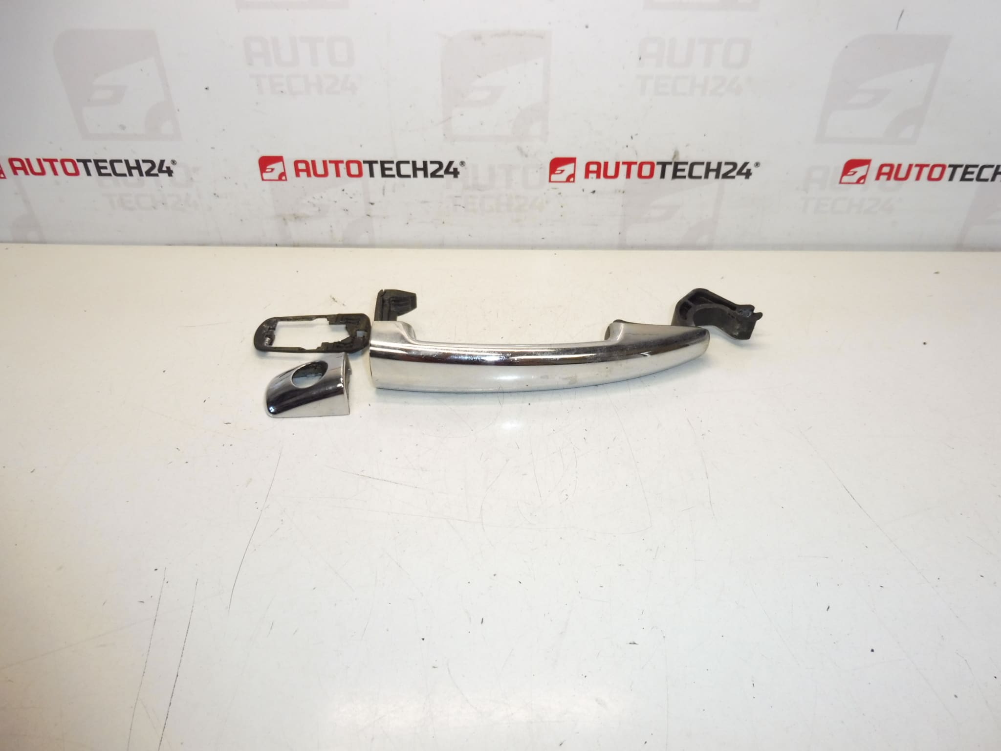 Maçaneta da porta dianteira esquerda Citroën C3 II (A51) DS3 9101KY