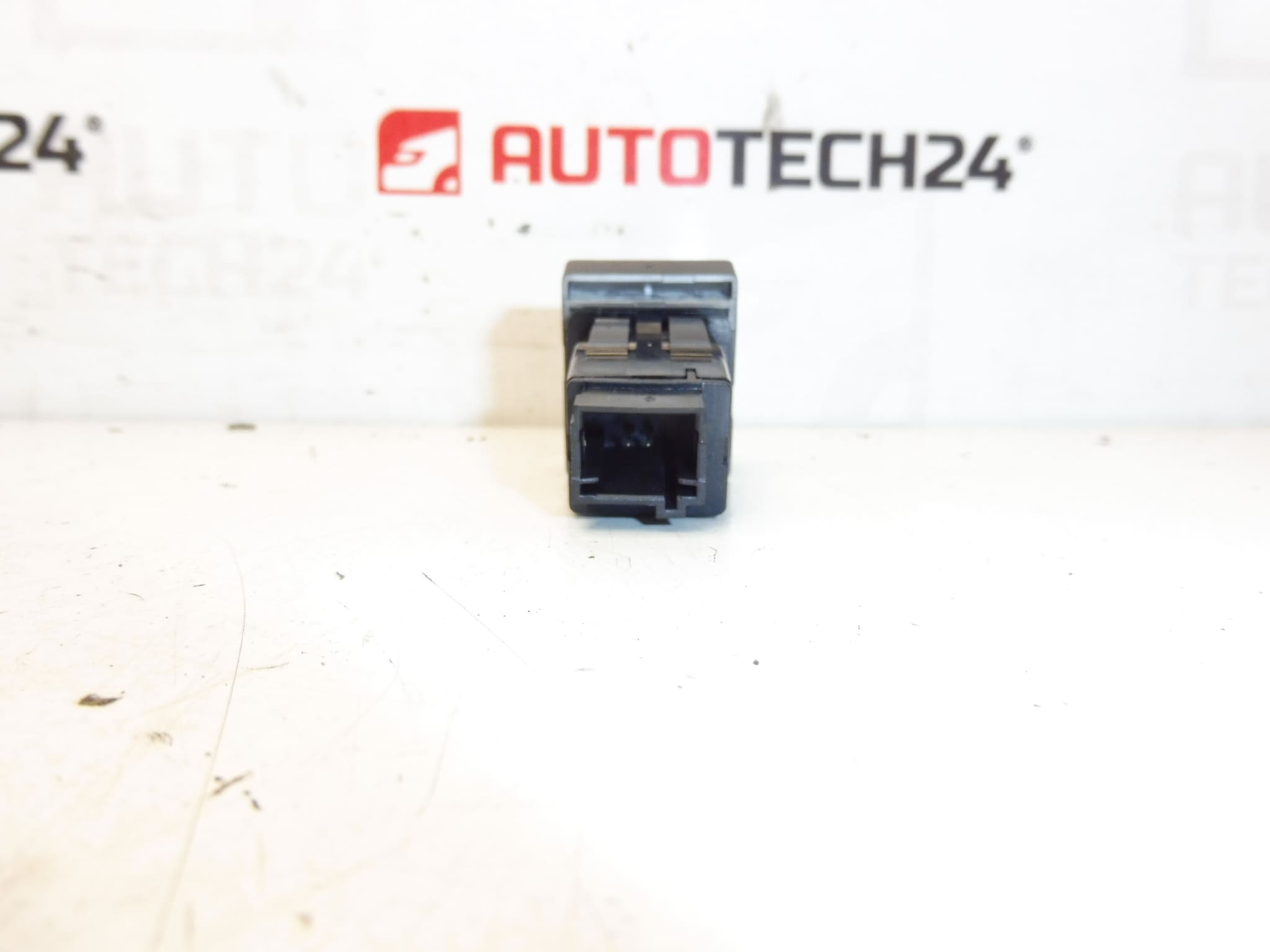 Controlador de travamento central Peugeot 3008 5008 96652390ZD 6490Z3 - Image 2