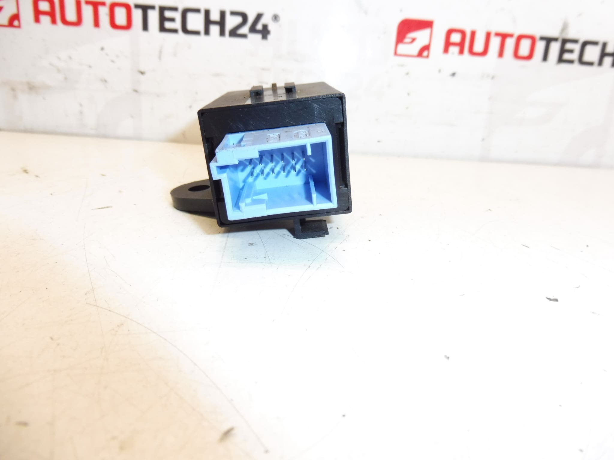 Relé de passagem de segurança Citroën Peugeot 9652174680 8914GH - Image 2