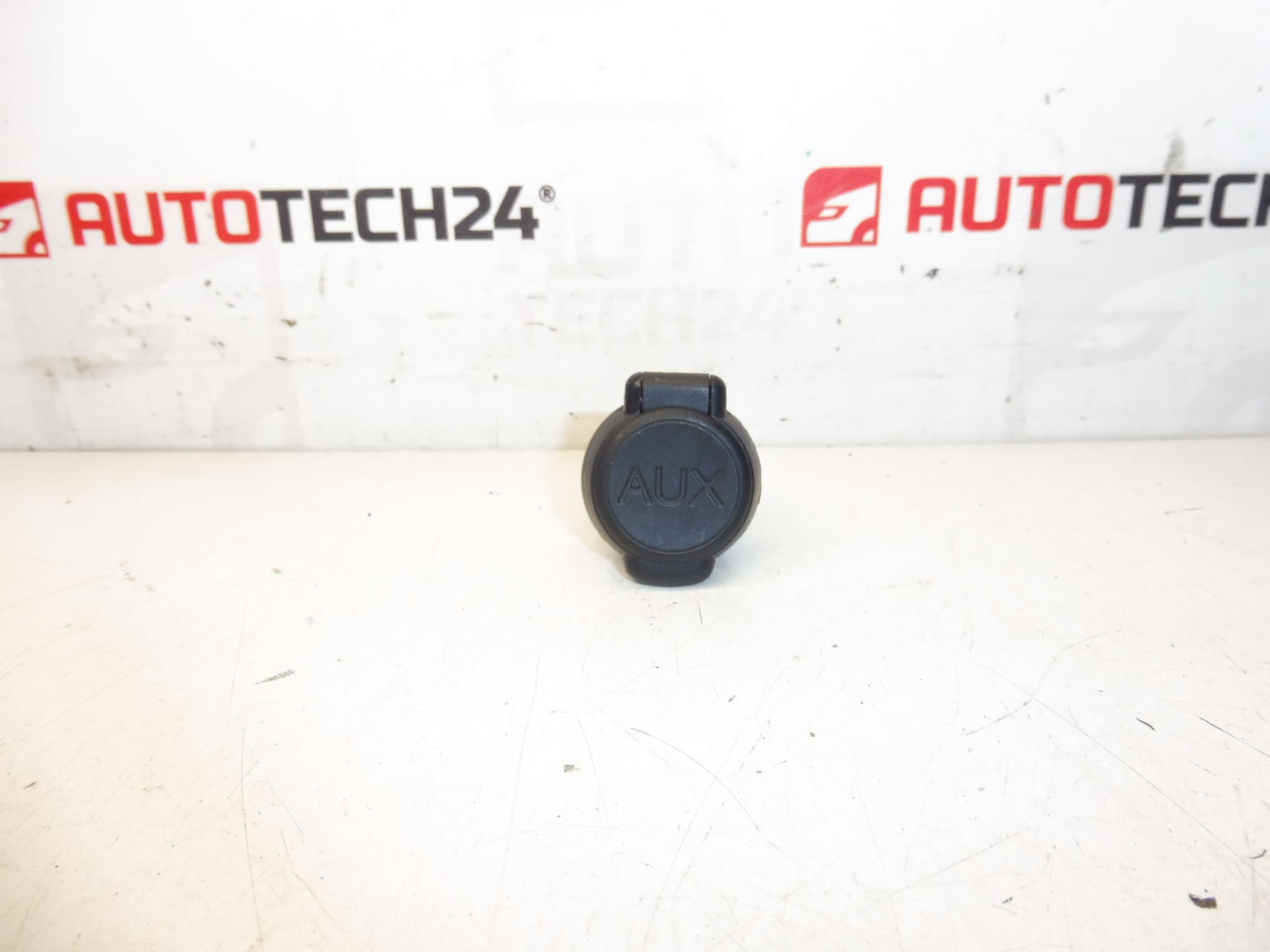 Tomada USB Citroën Peugeot 96645227ZD 6574JV