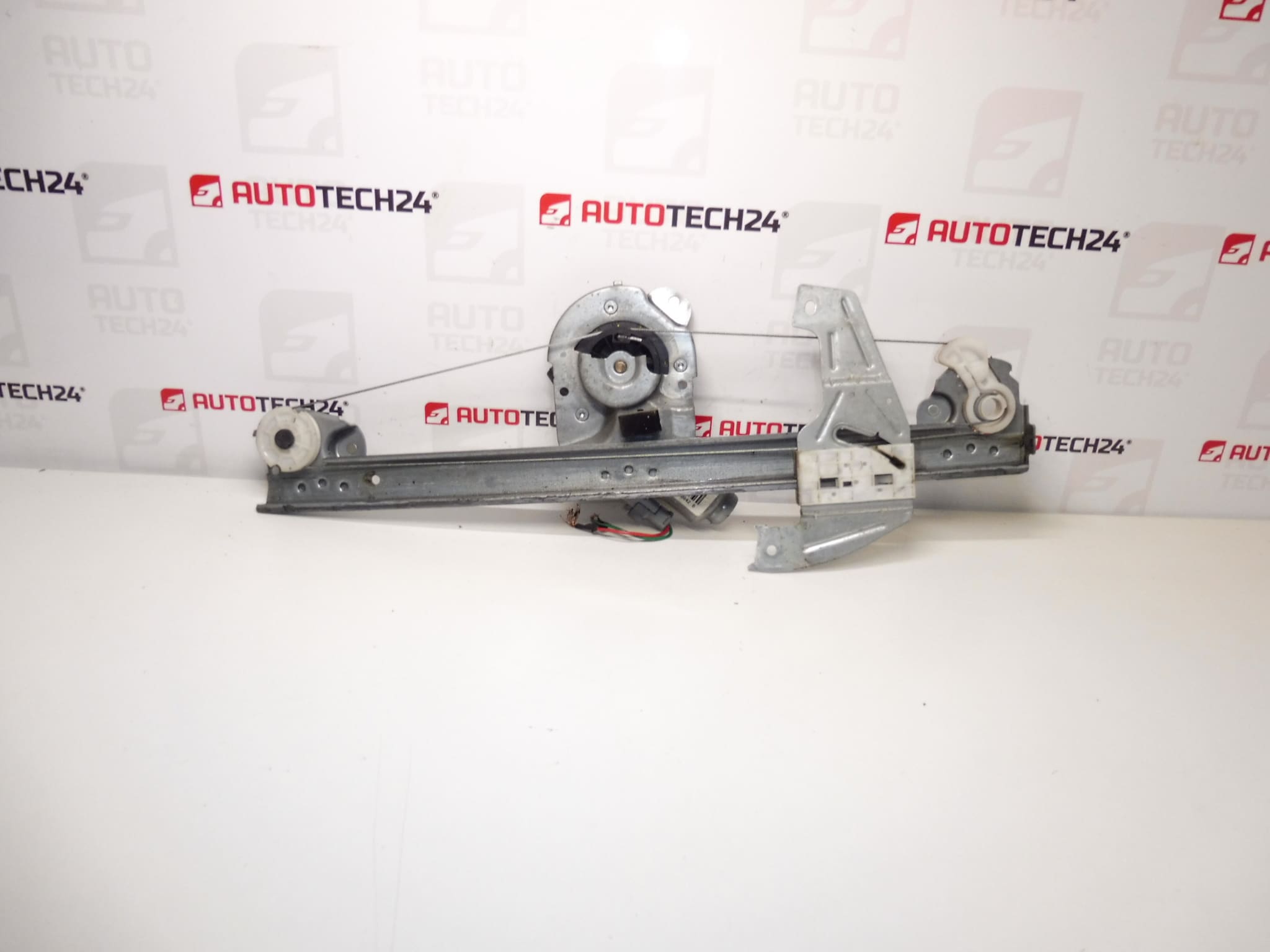 Mecanismo de Vidro Elétrico Direito para Citroën C1 e Peugeot 107 9222T6
