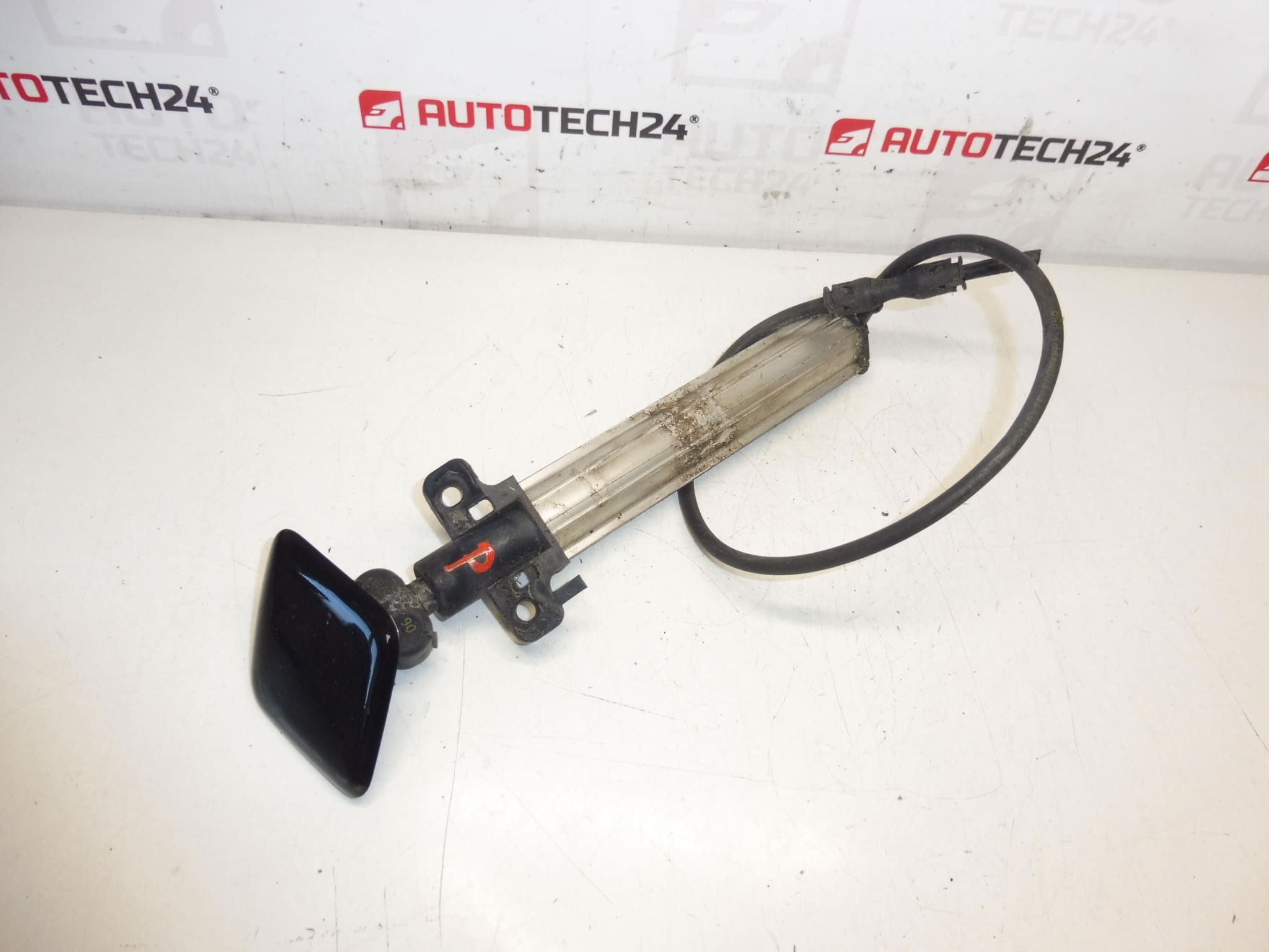 Bocal lavador de farol direito Peugeot 308 T7 6438Y8 6438Z0
