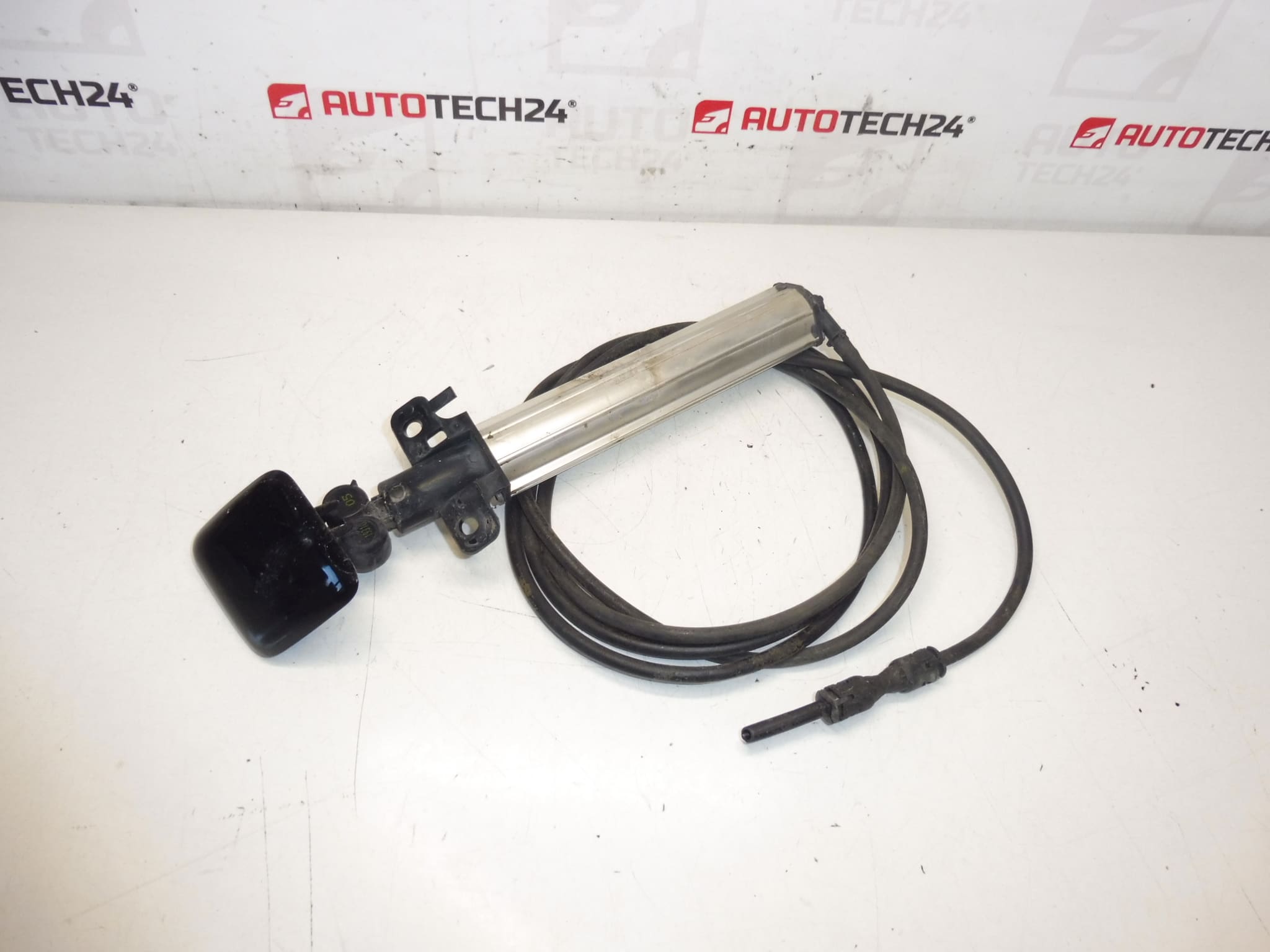 Bocal lavador de farol esquerdo Peugeot 308 T7 6438Y7 6438Z0