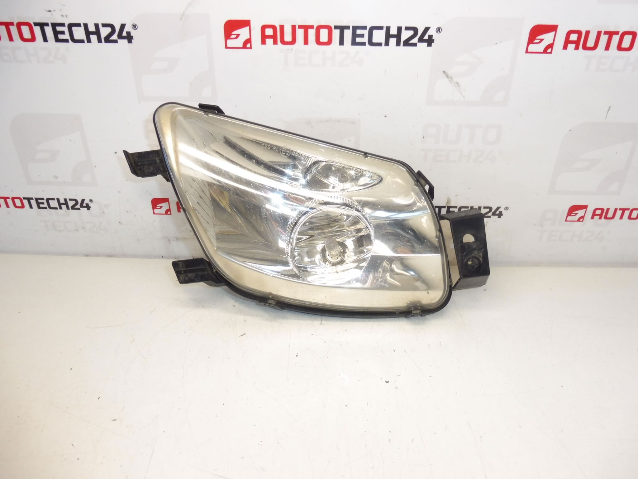 farol de neblina dianteiro esquerdo Peugeot 308 9680498680 6208F0