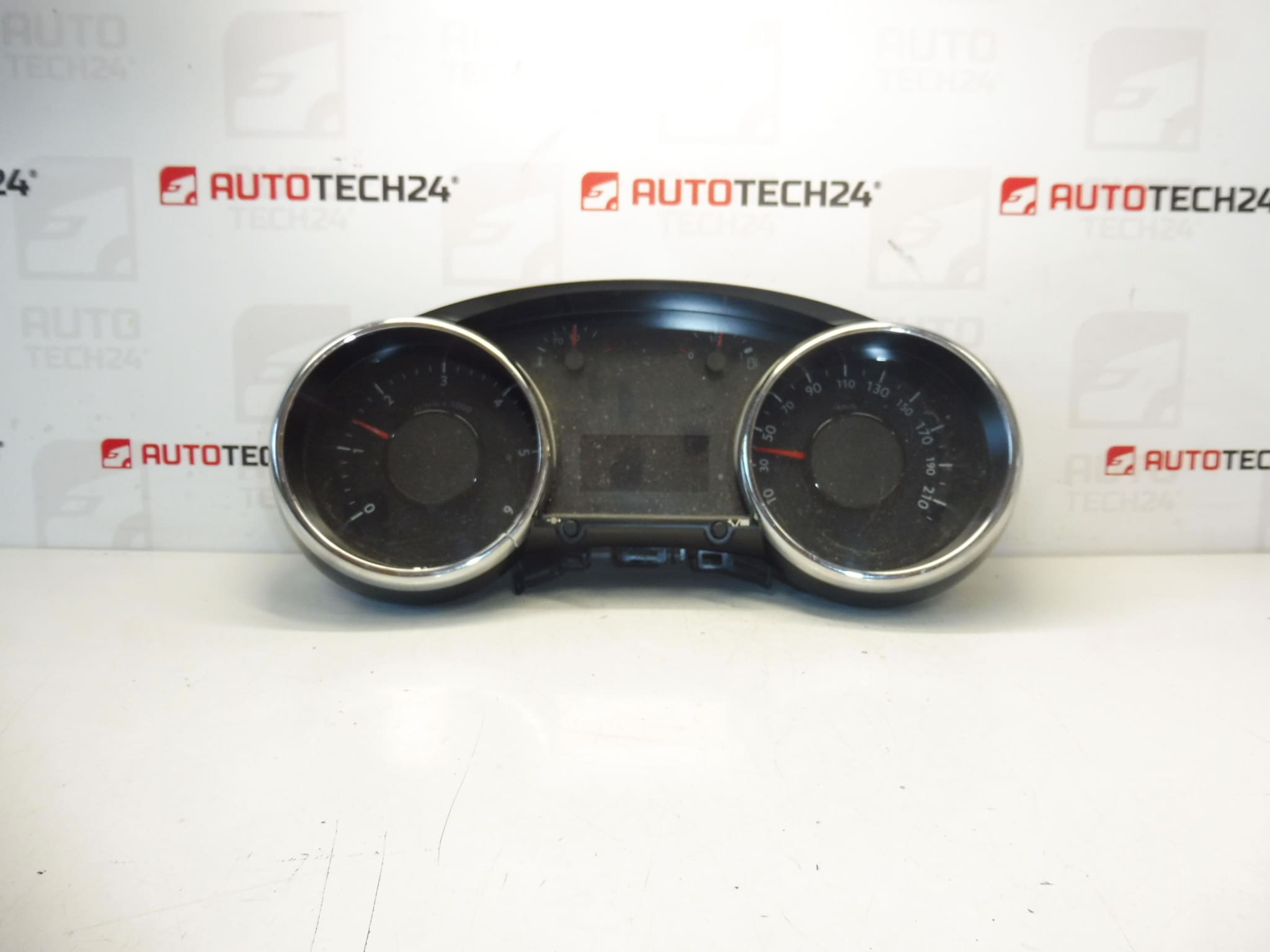 Velocímetro 144000km Peugeot 3008 5008 9804210980 980462780