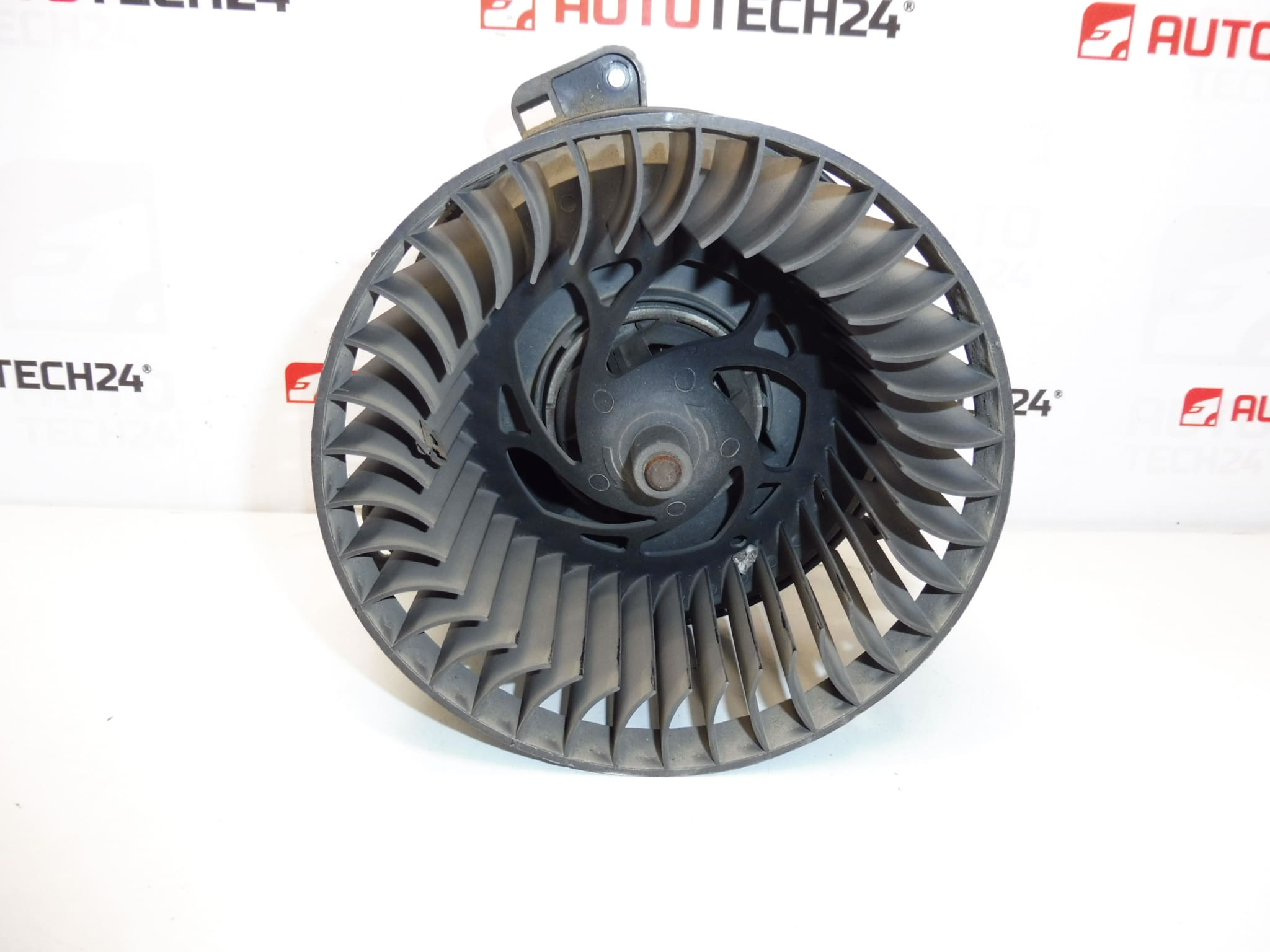 Ventilador do aquecedor Citroën Peugeot 030666P 6441R4 - Image 2
