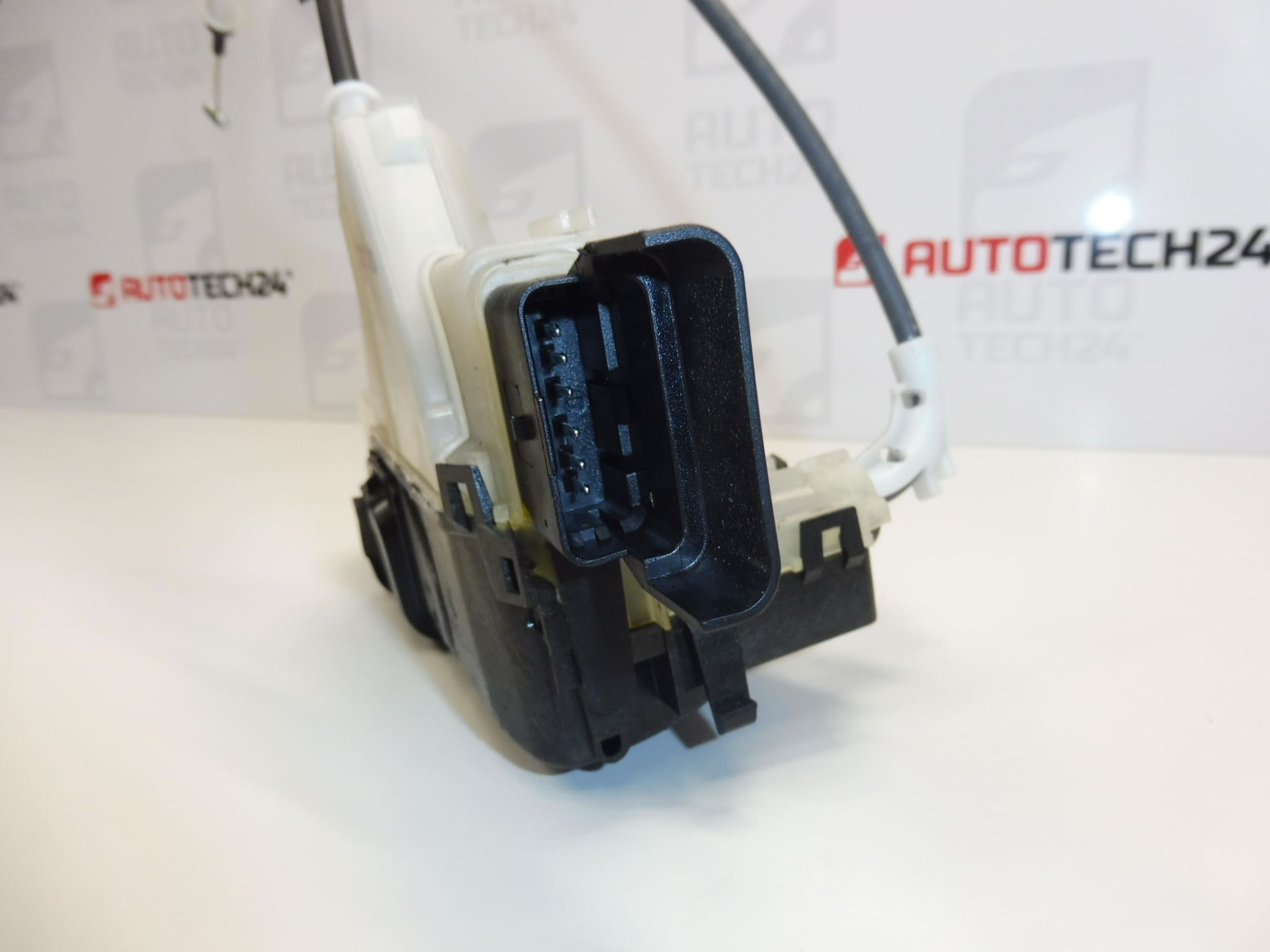 Fechadura da porta do condutor Citroën Peugeot 9816343480 - Image 2