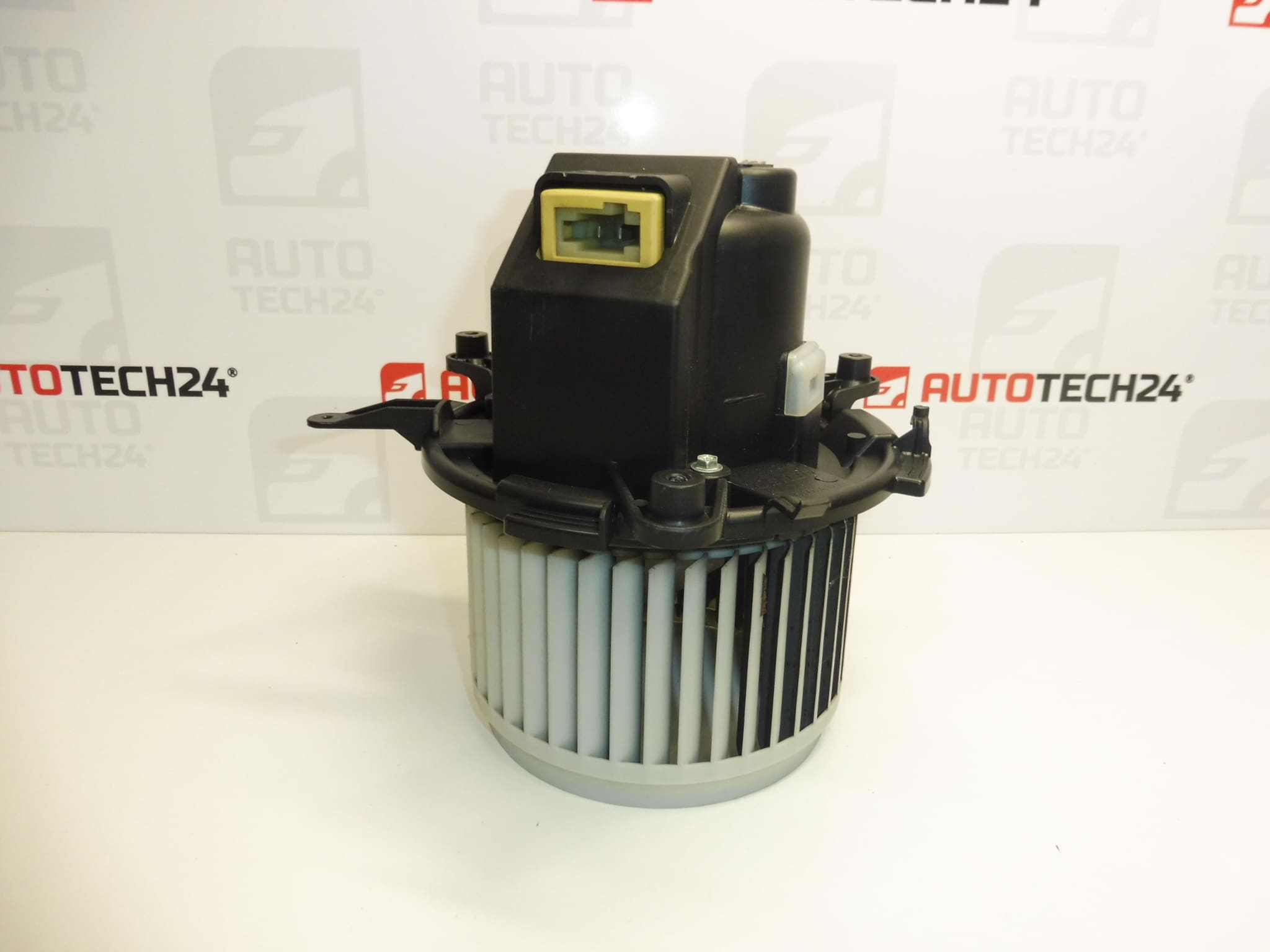 Ventilador do aquecimento Citroën Peugeot 9821292180 9849717380